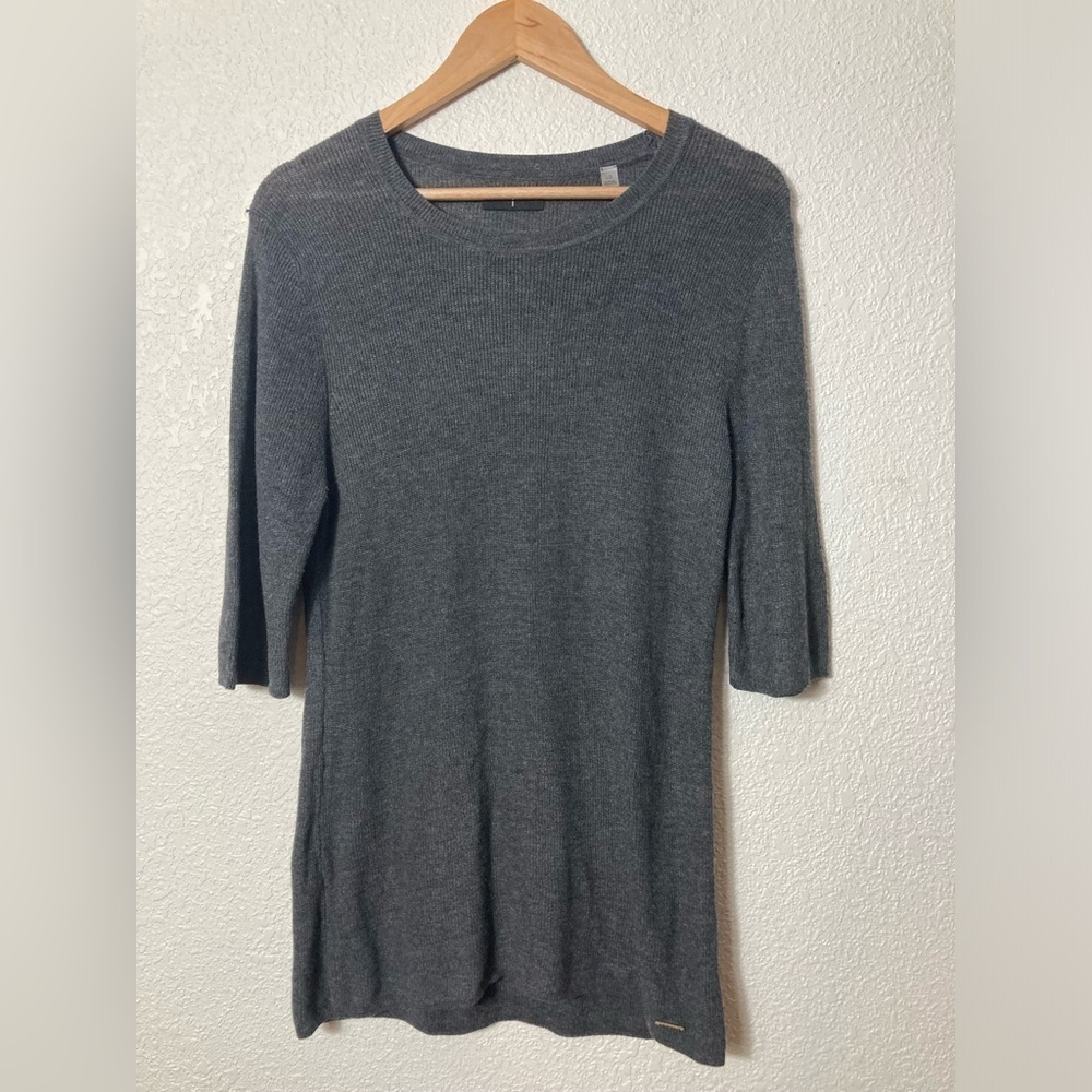 Tahari charcoal gray very soft crew neck sweater Large viscose cashmere blend